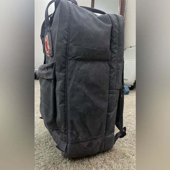 Fjallraven Kanken 17 inch laptop backpack Gray - Picture 2 of 12
